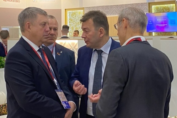 Губернатор Александр Богомаз участвует в мероприятиях ПМЭФ