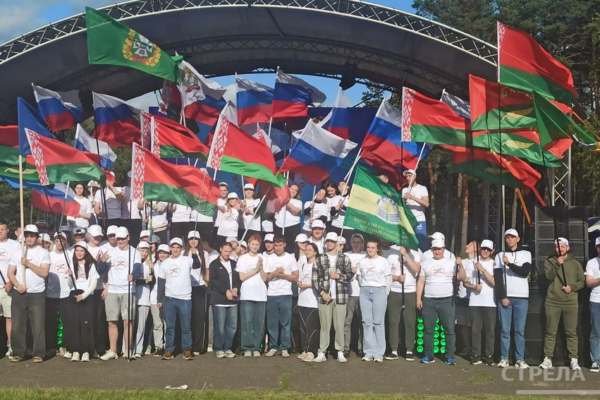 В Беларуси прошло открытие международного молодежного лагеря «Дружба»