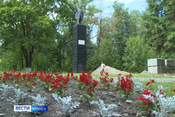 Начался второй этап благоустройства сквера Металлургов в Брянске