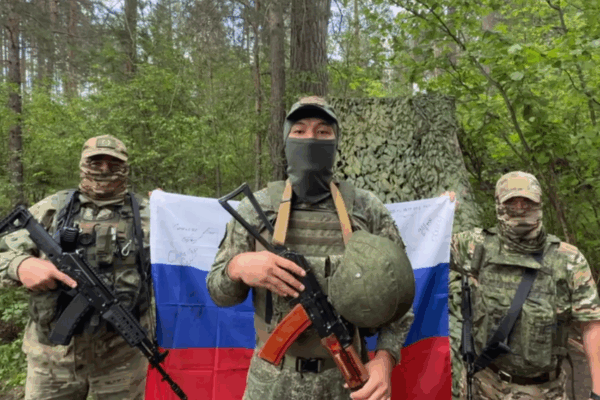Бойцы СВО поздравили брянцев с Днем флага России