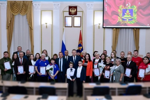 В брянском правительстве состоялась встреча с представителями волонтерских организаций