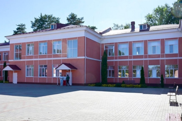 В Унече школа № 5 отметила свой 90-летний юбилей