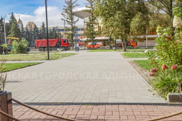 В Брянске ремонт площади Октябрьской революции завершат ко Дню города