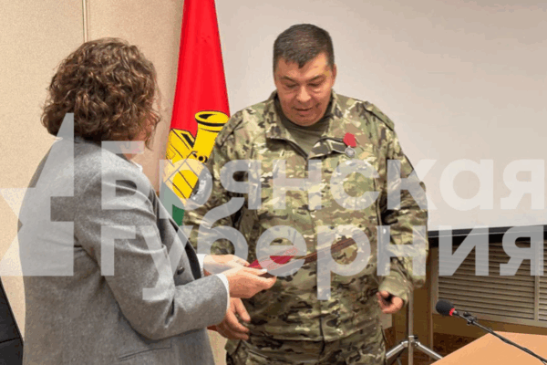 Начштаба отряда «БАРС-Брянск» Николаю Голубокому вручили государственную награду