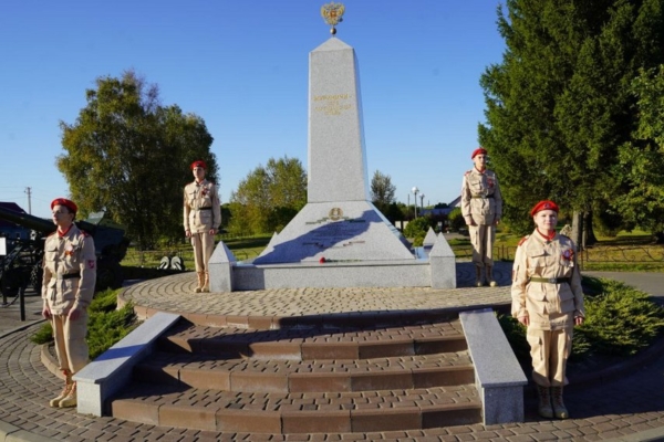 Министр строительства и ЖКХ Ирек Файзуллин в Журиничах почтил память погибших в годы ВОВ