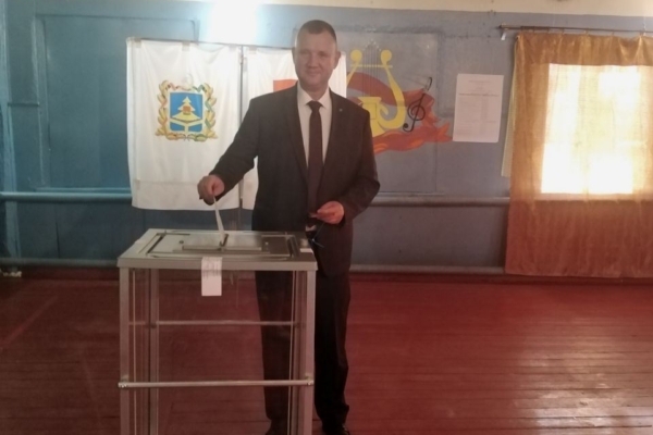 Андрей Бардуков первым принял участие в голосовании на выборах губернатора