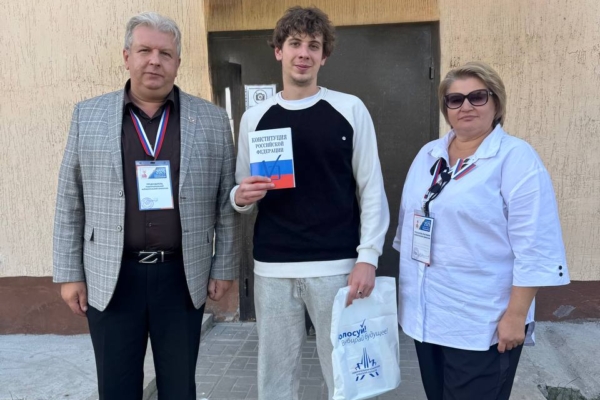 Руслан Лукутин, председатель Выгоничского ТИК: «Голосование проходит спокойно и организованно»