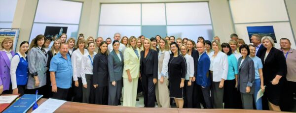 С рабочим визитом Брянск посетила директор Макрорегиона Москва Акционерного общества «Почта России» Ксения Ефимова