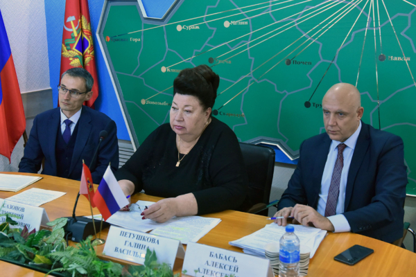 В Брянской области подвели итоги работы и наметили планы до конца текущего года по повышению финансовой грамотности населения региона