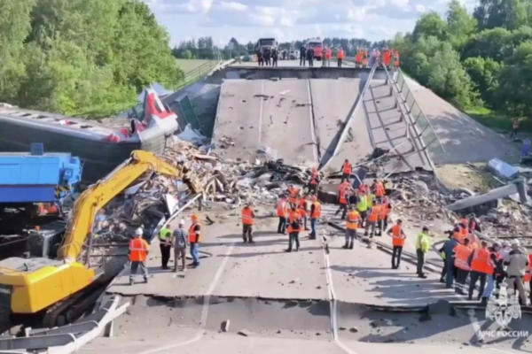 Александр Богомаз сообщил, когда восстановят рухнувший при ЧП в Брянской области мост