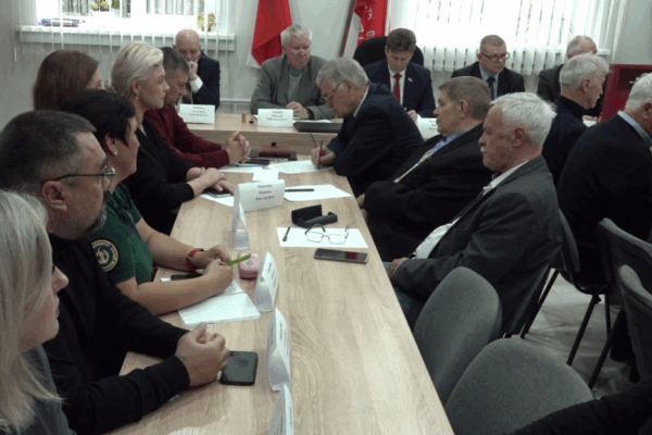 В Брянске обсудили, как помочь участникам СВО вернуться в мирную жизнь