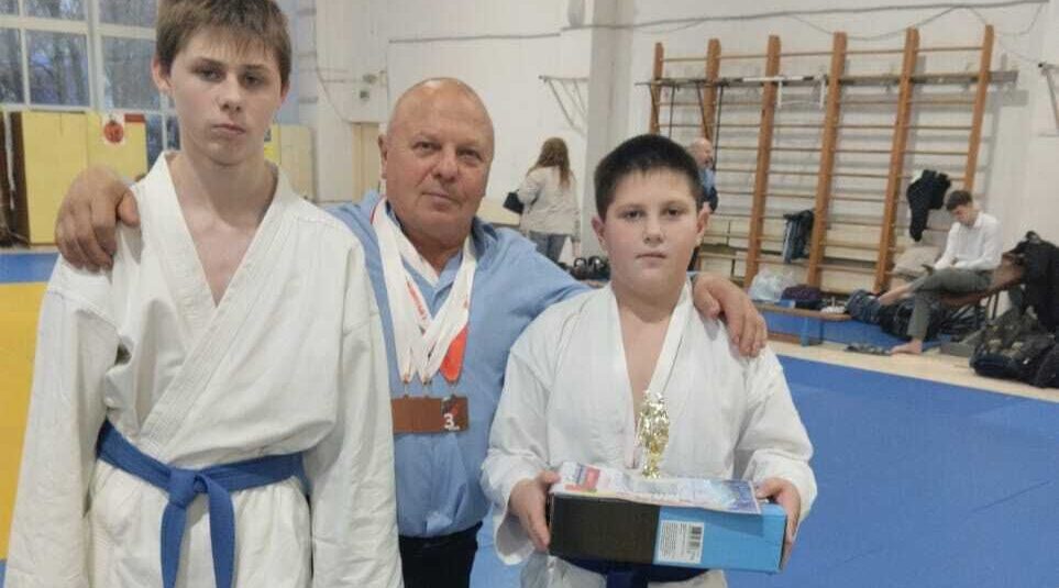 Выгоничане взяли весь пьедестал на первенстве Брянска по каратэ