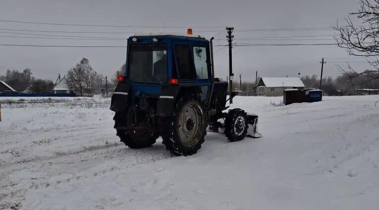Дороги Выгоничского района очищаются от снега