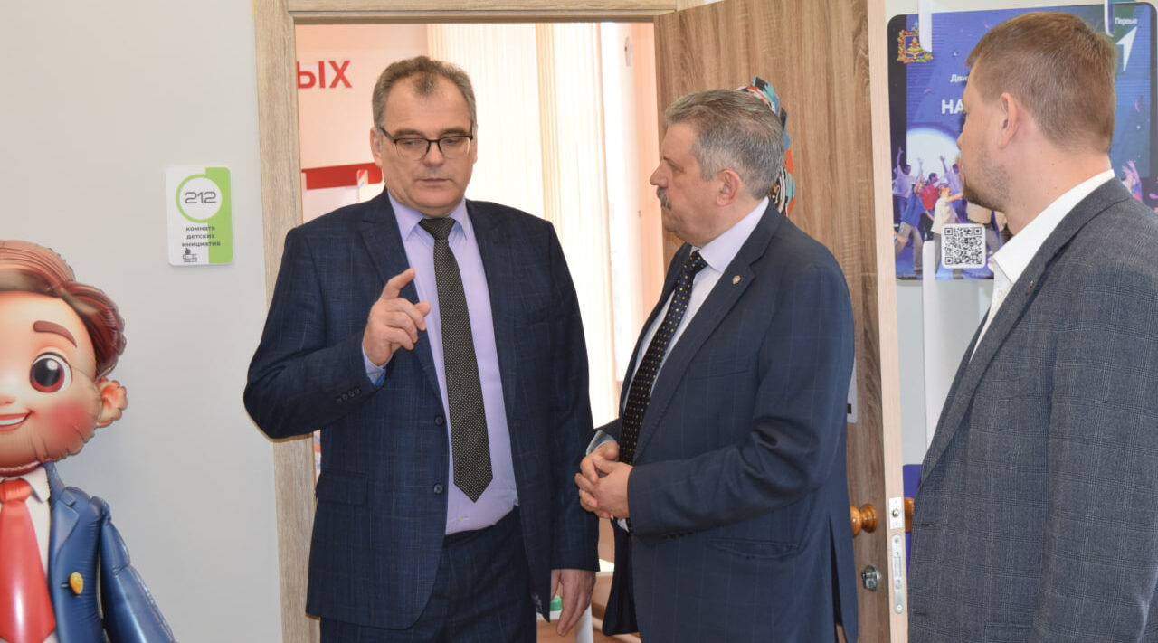 Заместитель Губернатора Брянской области Юрий Никифоров посетил Выгоничский район