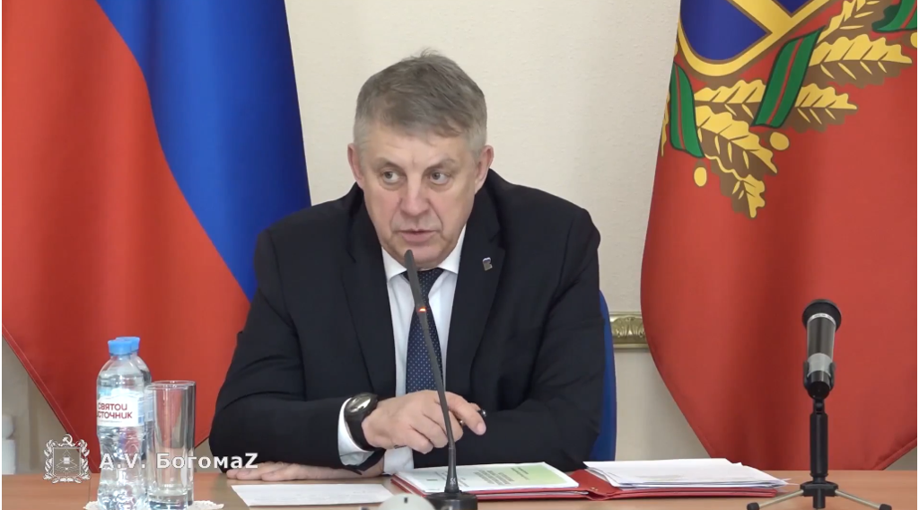 Брянский губернатор поручил до конца апреля завершить дорожный ремонт