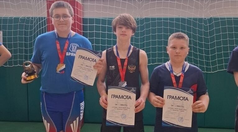 В Выгоничах прошел Чемпионат Брянской области по гиревому спорту