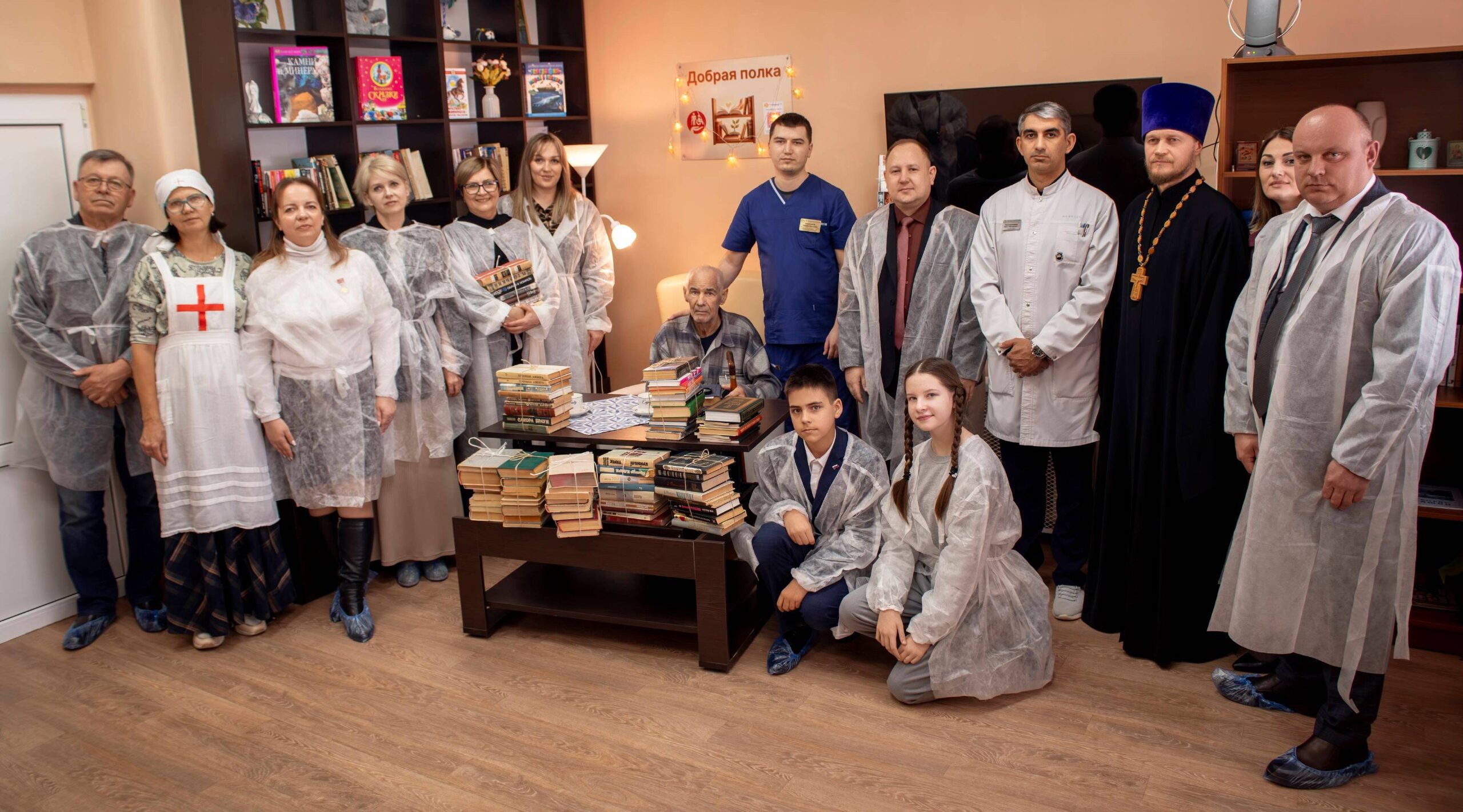 В Выгоничском районе для пациентов паллиативного отделения открыли «Добрую полку»