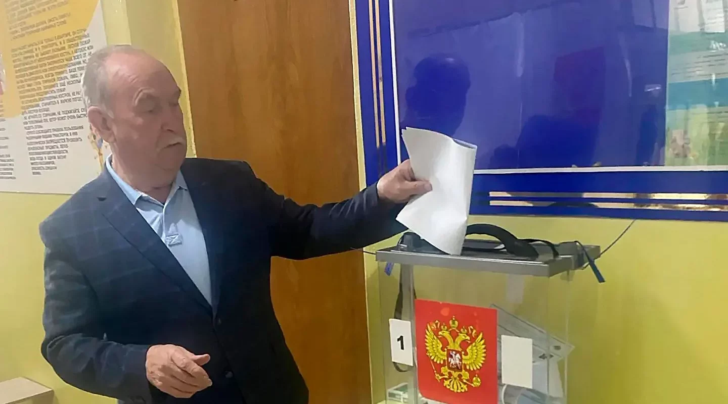 Атаман Брянского казачества Василий Игрунёв проголосовал на стабильное развитие страны и региона