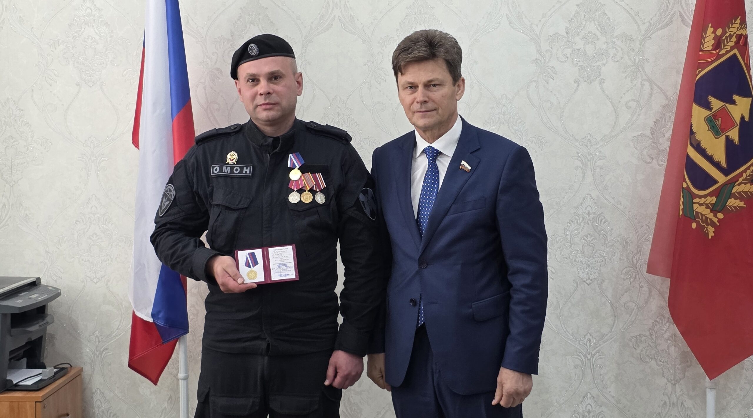 В преддверии Дня города в Брянске наградили сегодняшних защитников Родины
