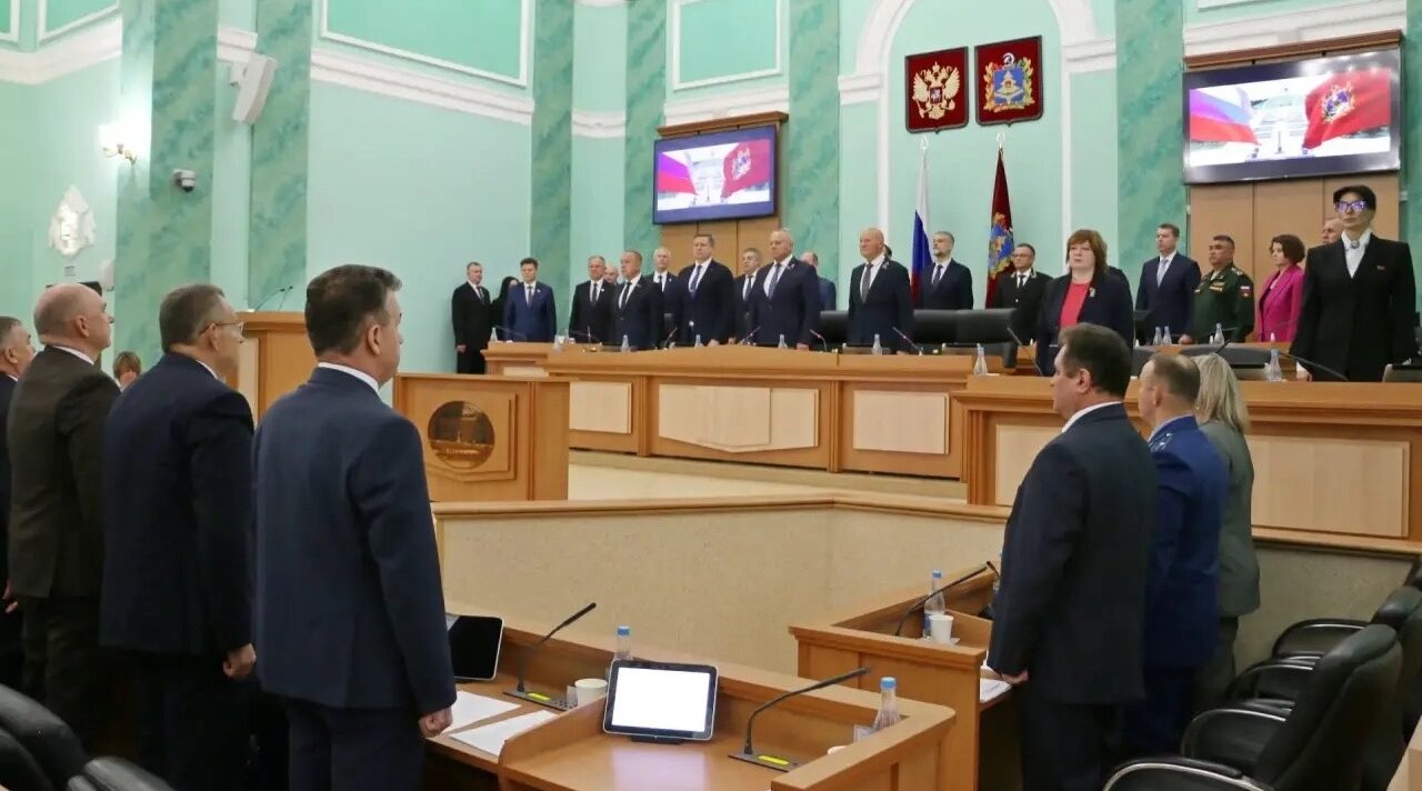 егодня состоялось первое после парламентских каникул заседание законодательного собрания региона