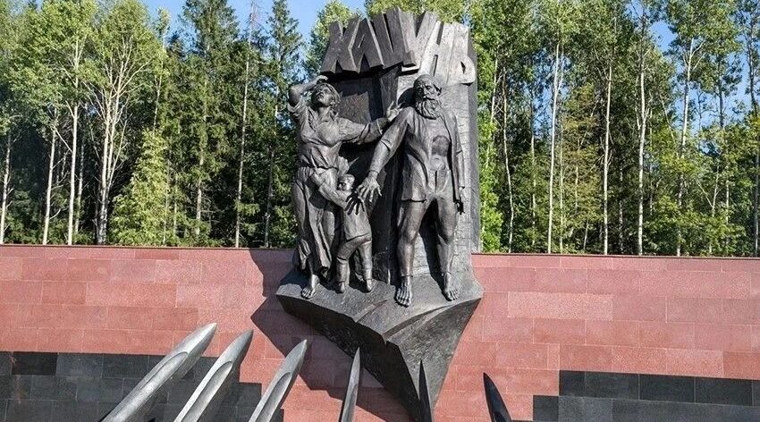 Как Брянщина хранит память о трагедии деревни Хацунь