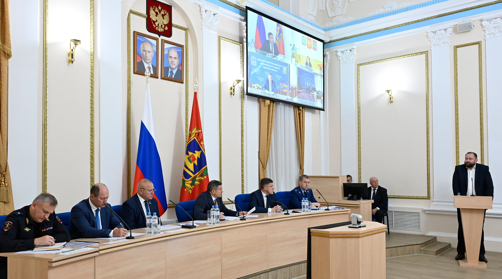 Губернатор провел заседание антитеррористической комиссии и оперативного штаба Брянской области