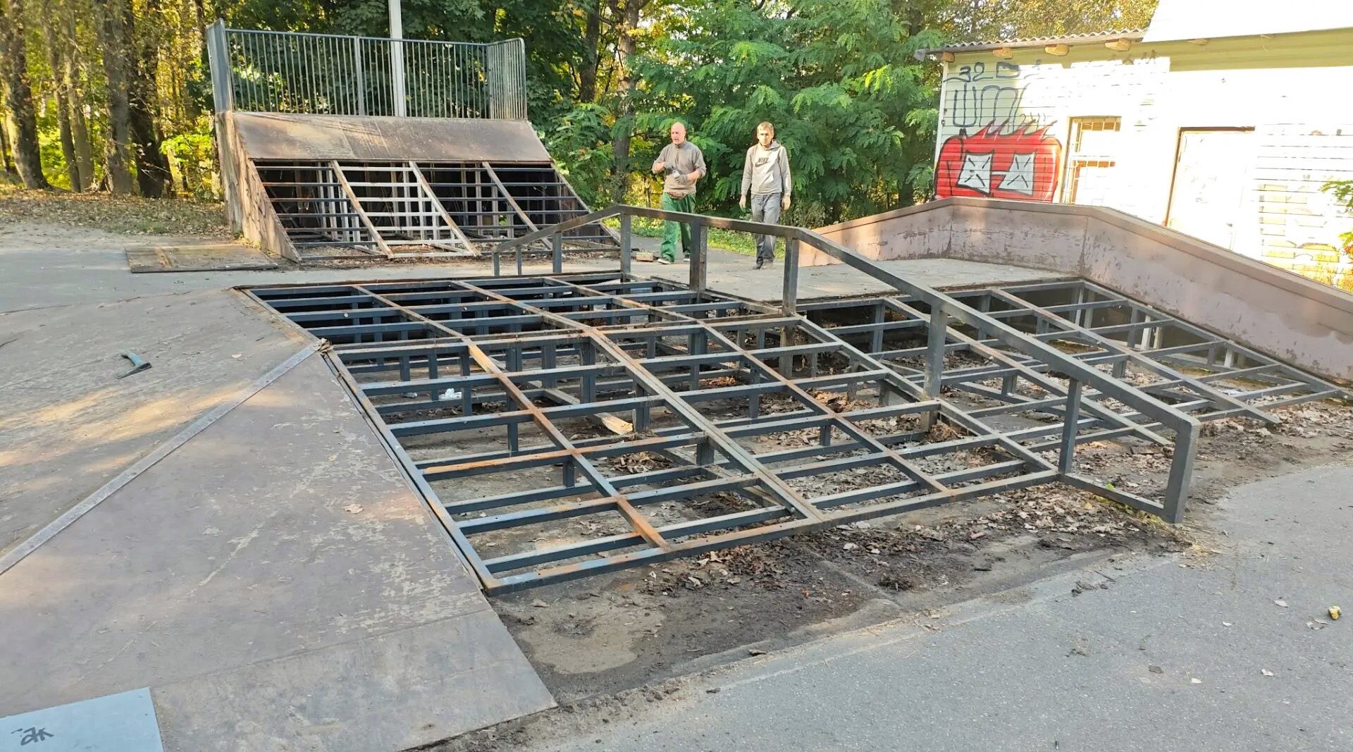 В Брянских парках ремонтируют площадки для катания на скейтах