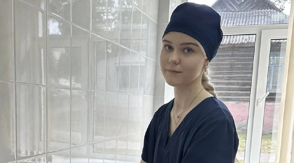 В коллективе терапевтического отделения Брасовской ЦРБ появилась новая медицинская сестра